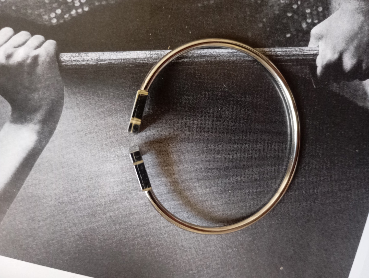 Bracciale T