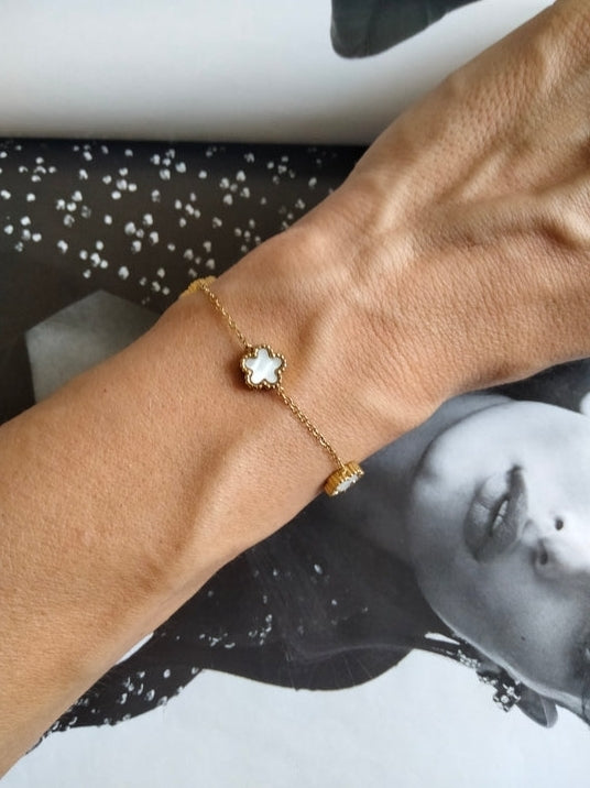 Bracciale white  Flower gold