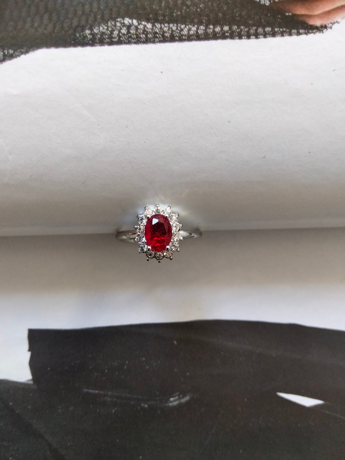 Anello red Kate